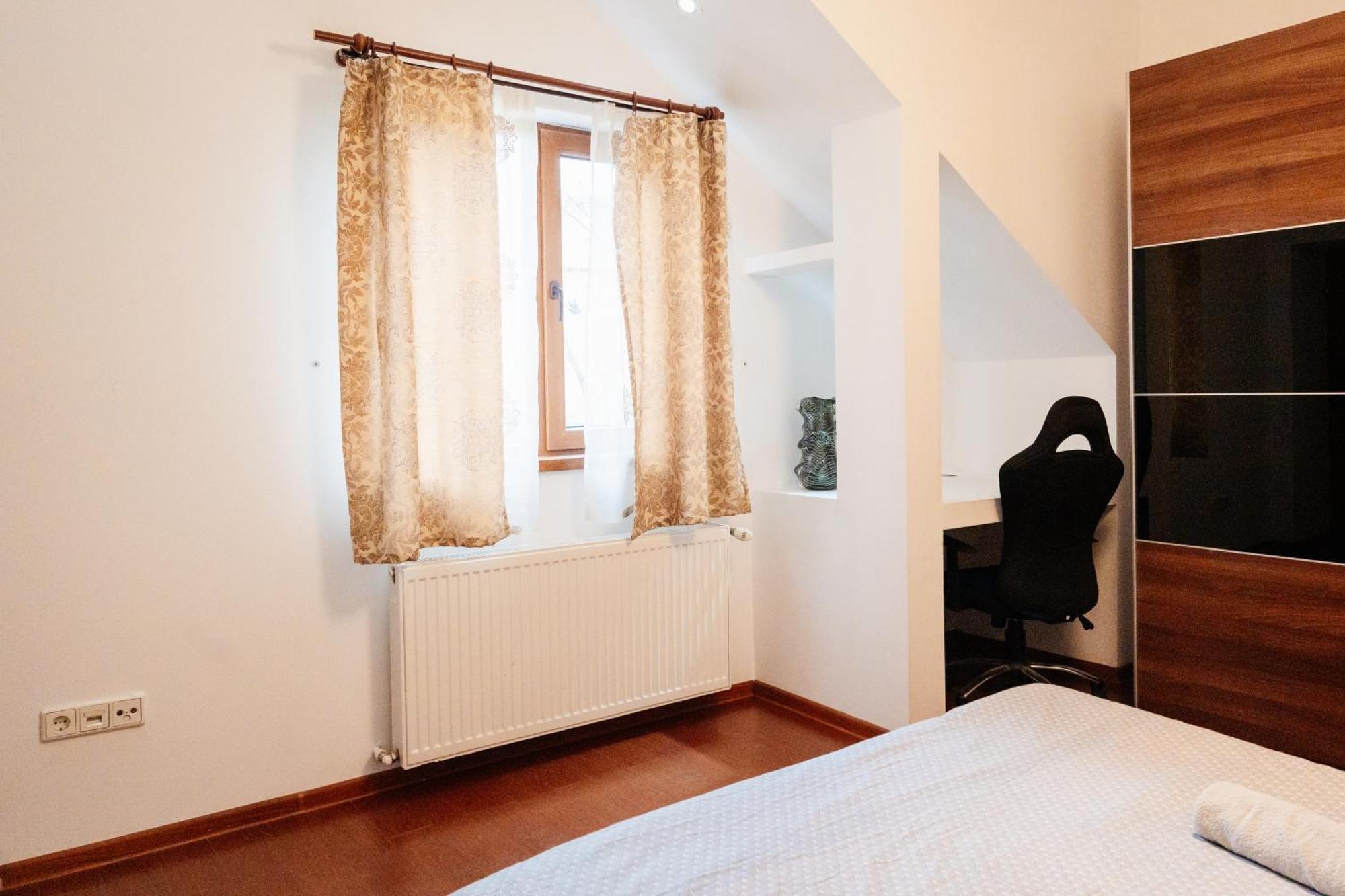 Maan Central Apartment Pet Friendly Location Брашов Екстериор снимка